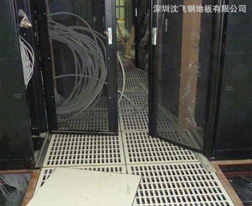 全鋼防靜電通風(fēng)地板 全鋼防靜電通風(fēng)地板